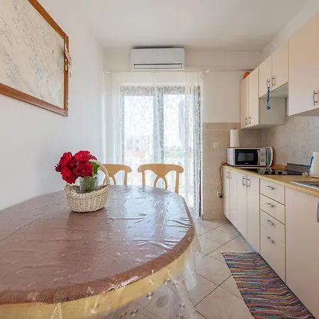 Apartment In Privlaka With Wifi *